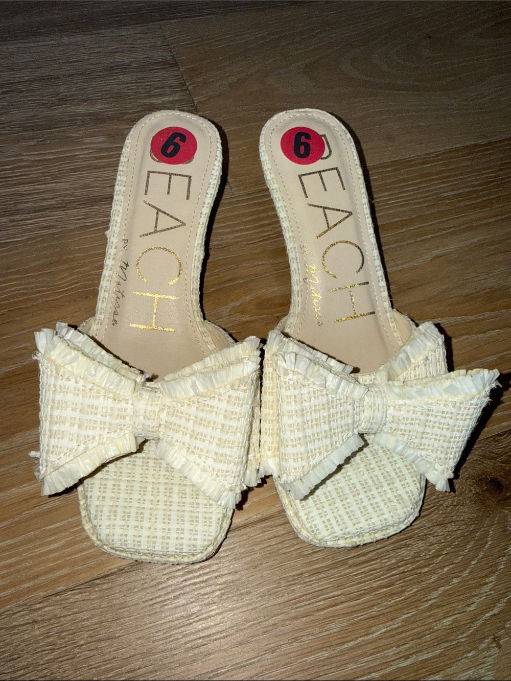 Beach Women's Cream Bow Slide Mules